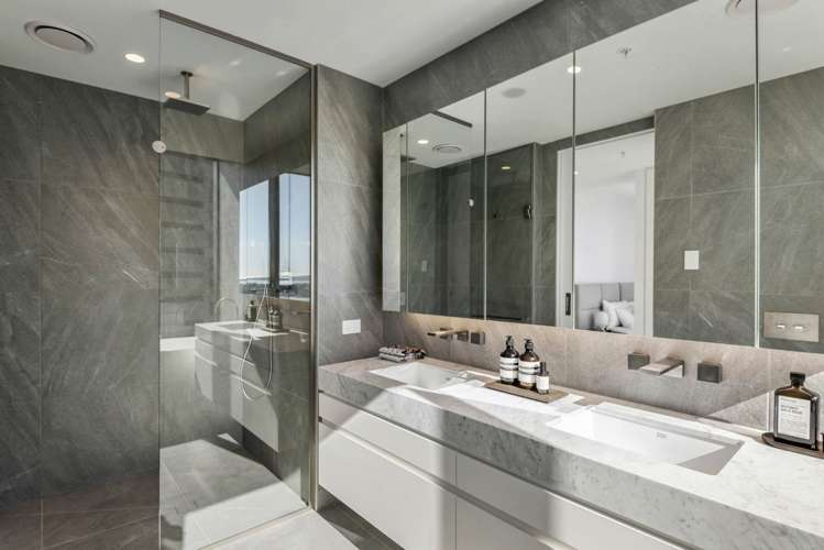 Unit 3203/51 Albert Sreet City Centre_10