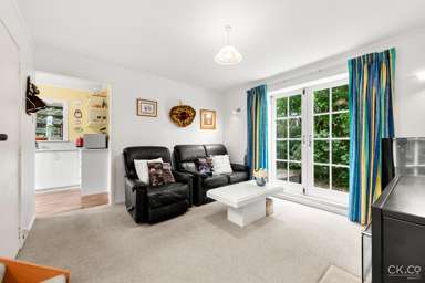 239a Whites Line East_2