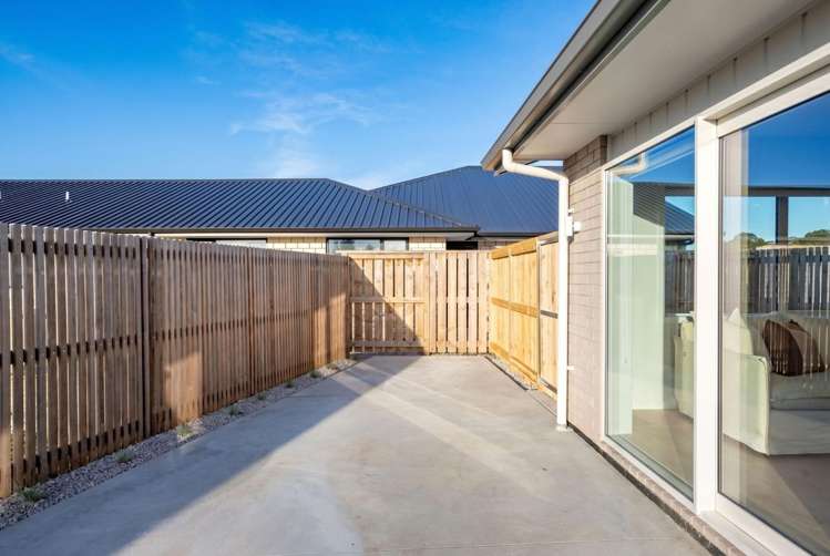2/19A Silverwood Lane 11373_11