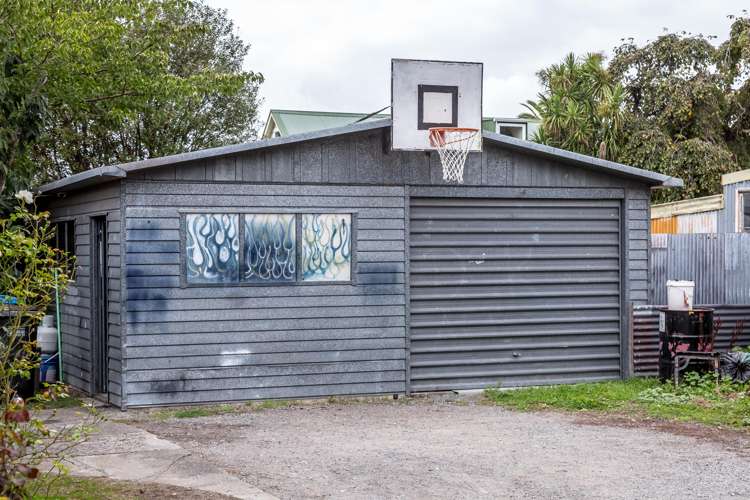 16a Clifton Avenue Carterton_19