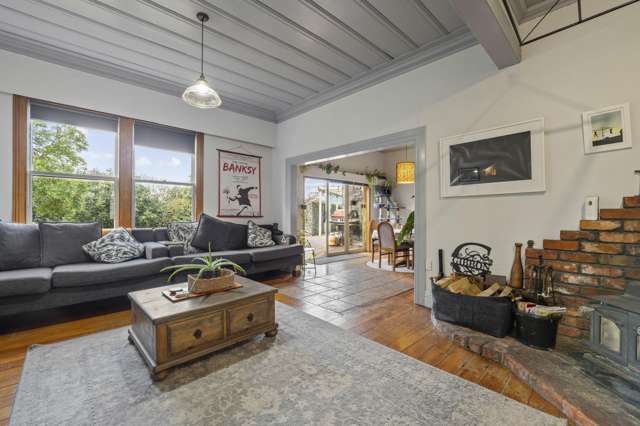 2071 South Road Otakeho_4