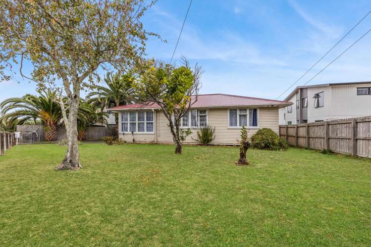 21 Farnborough Crescent Mangere_9