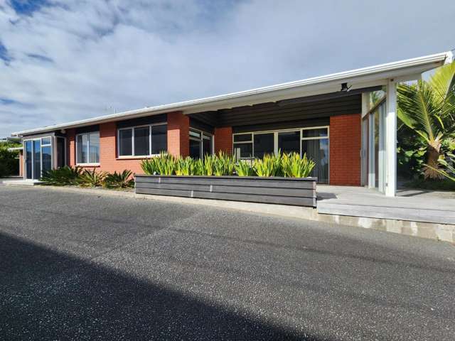 Three-Bedroom Fully furnished Home- Sea Views