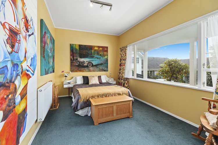 8 Lethenty Way Karori_13