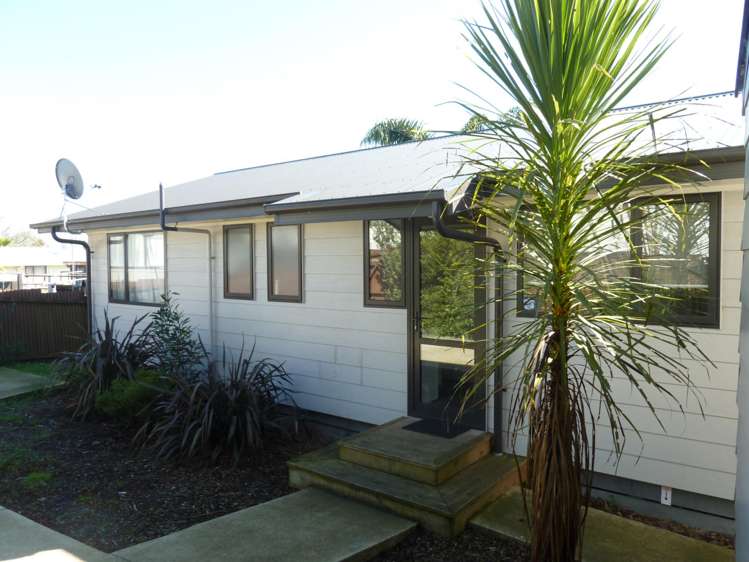 2/57 Redcrest Avenue Red Hill_0