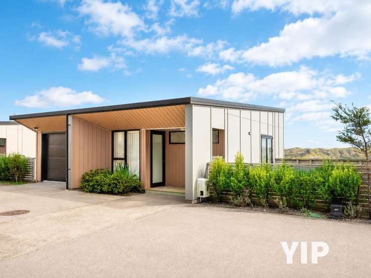 28 Red Beech Avenue Woodridge_16