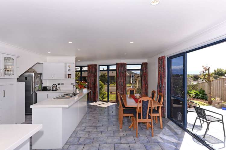 18 Mary Ann Muller Crescent Stoke_5