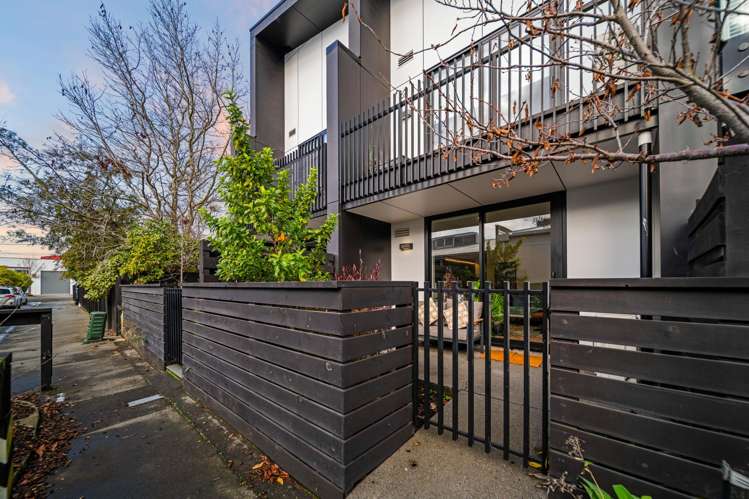 15/6 Waverley Street Sydenham_11