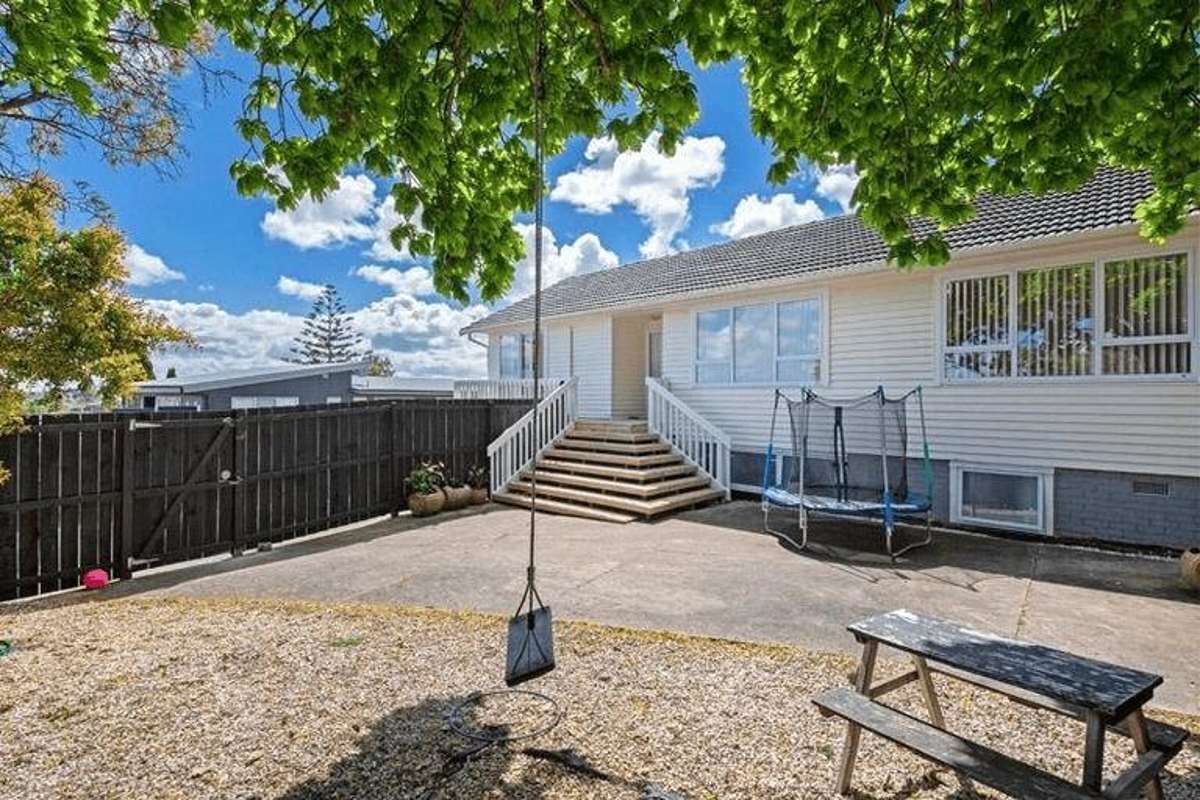 HUGE WFH POTENTIAL - UNIQUE 3  BEDROOM FAMILY HOME 2
