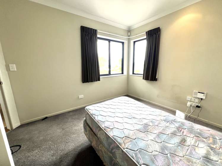 186 Pacific Drive Fitzherbert_10