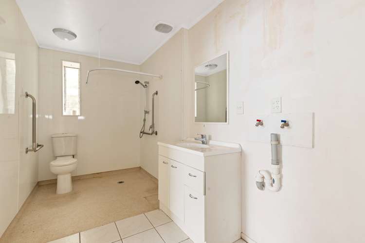 8 Waiwera Crescent Maupuia_9