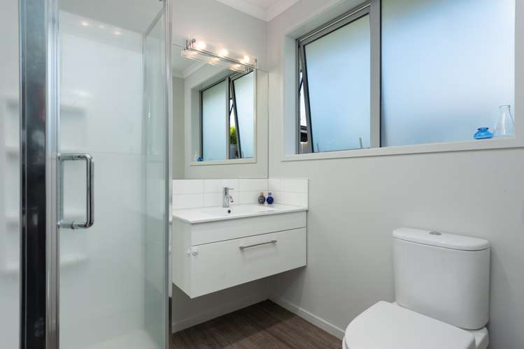 3 Fender Close Pyes Pa_7