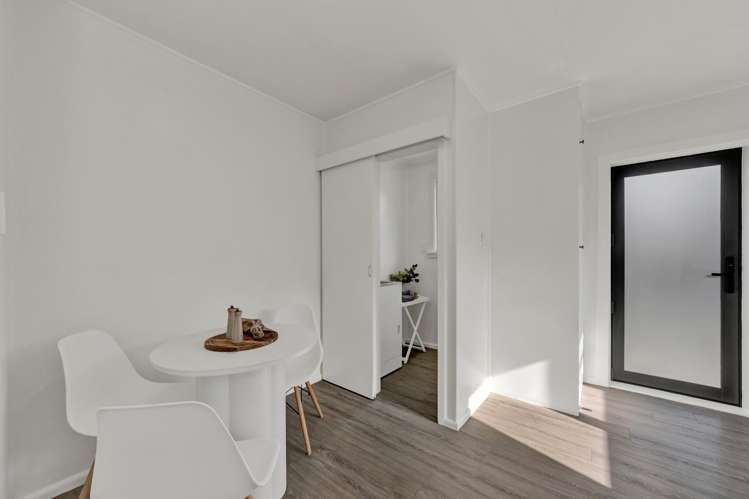 1041 Colombo Street St Albans_12