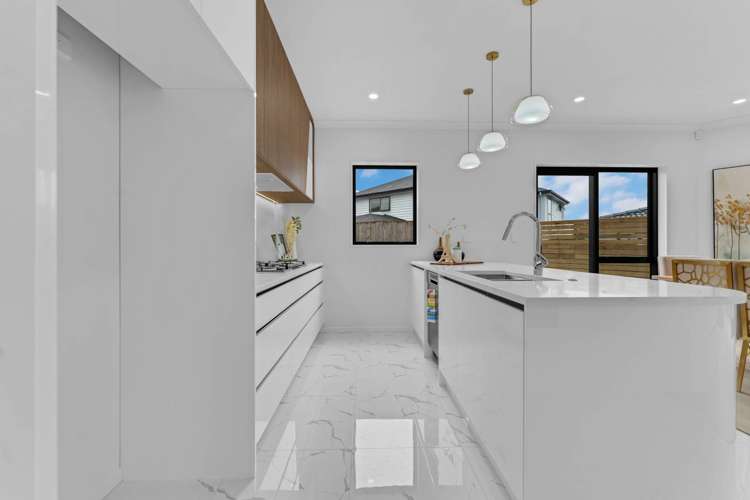 32 Tannaghmore Drive Flat Bush_10