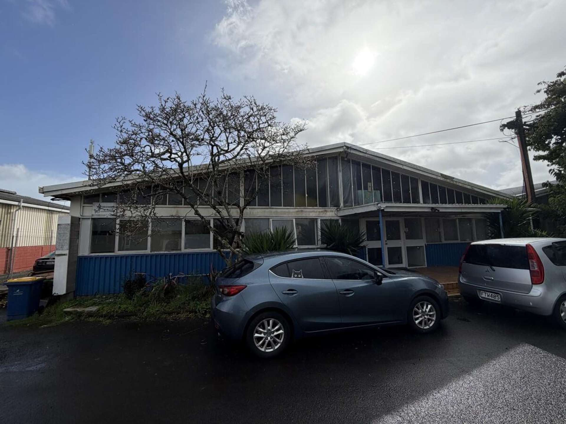 Front Tenancy, 46 Wharf Road Te Atatu Peninsula_0