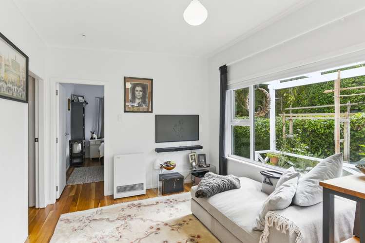 1/52 Matatua Road Raumati Beach_11