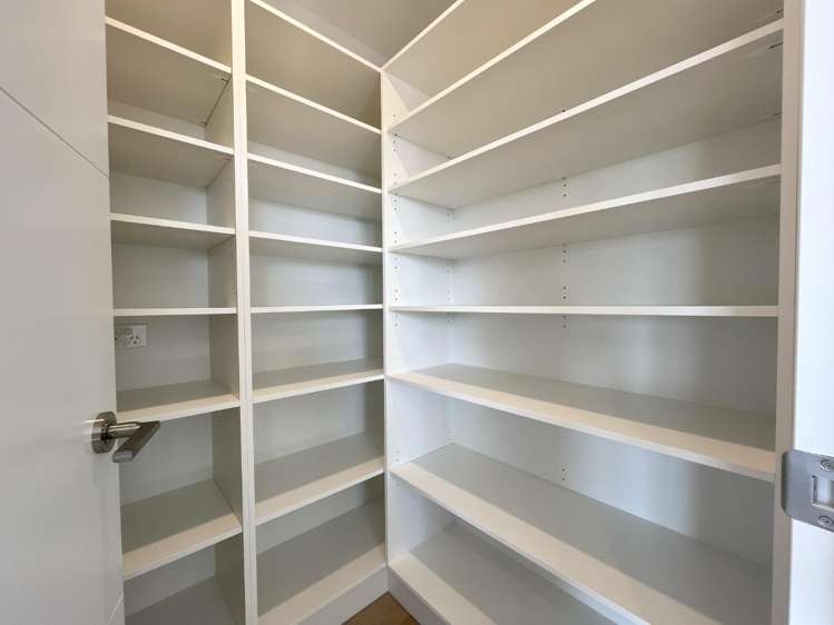 76 Accadia Drive 11103_4