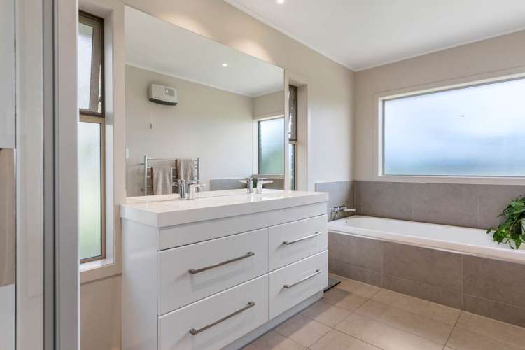 467 Aka Aka Road Aka Aka_30