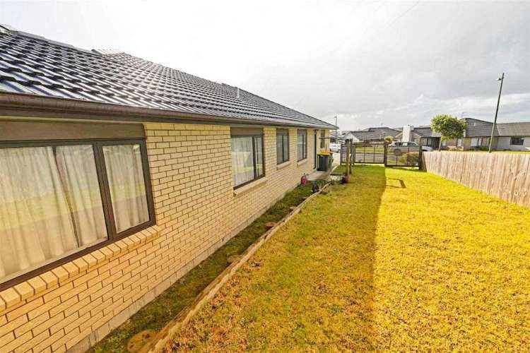 28 Mcwhirters Farm Lane Massey_18