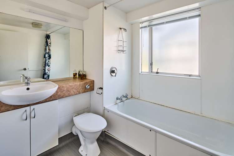 54UG1 Hill Street Thorndon_10