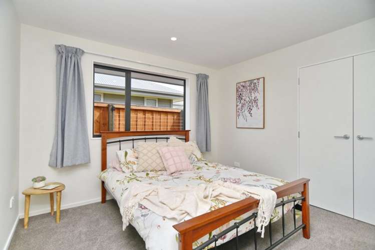 21 Quinn Crescent Woodend_12