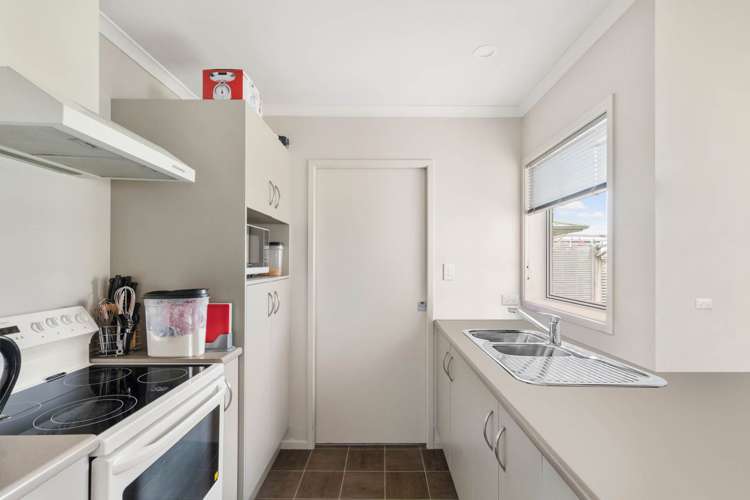 8/8 Village Place Tuakau_4