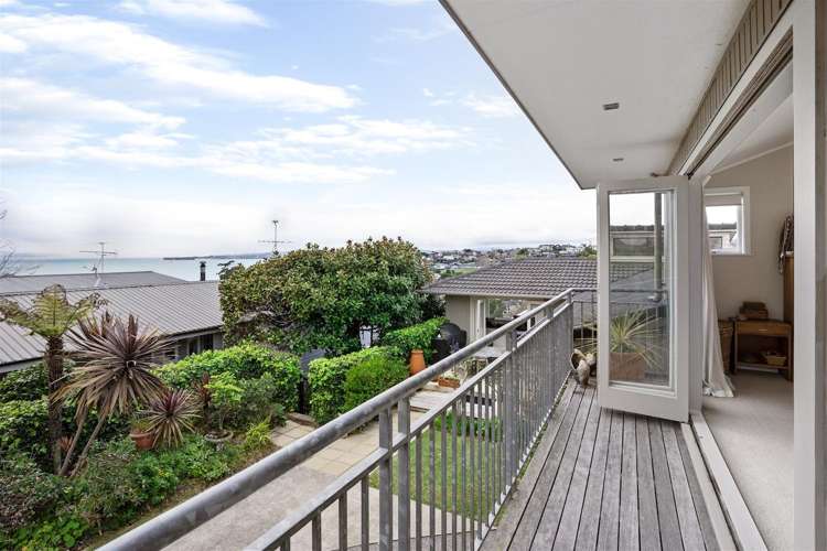 5a Colmar Road Mellons Bay_24