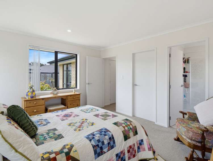 8 Sycamore Drive Te Kamo_13