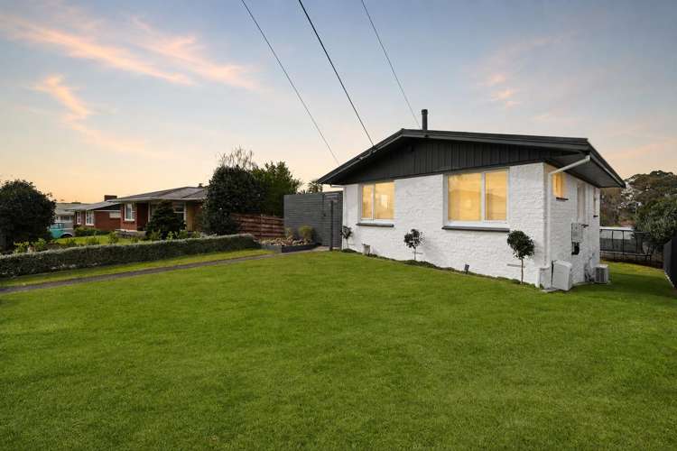 24 Garden Heights Avenue Glenview_1