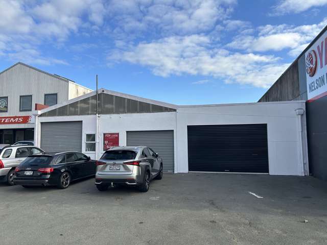 Well-Positioned Workshop/Warehouse