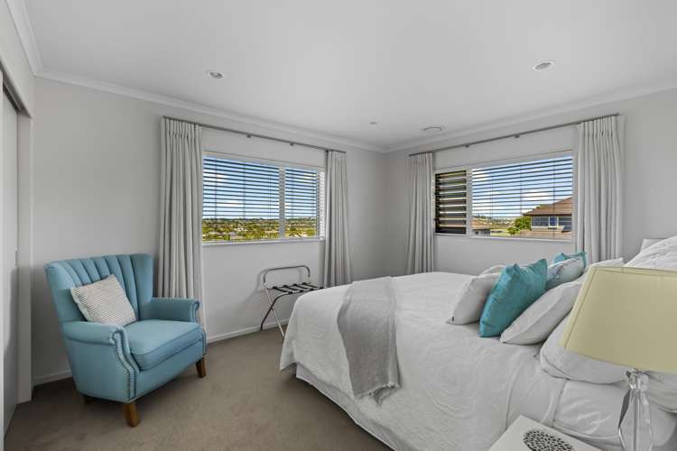 60 Chesterfield Way Orewa_13