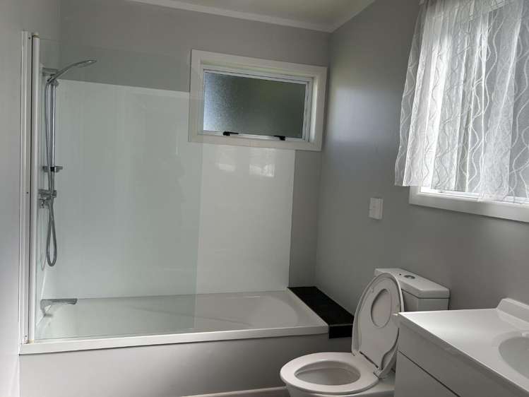 17 Halls Road 11185_10