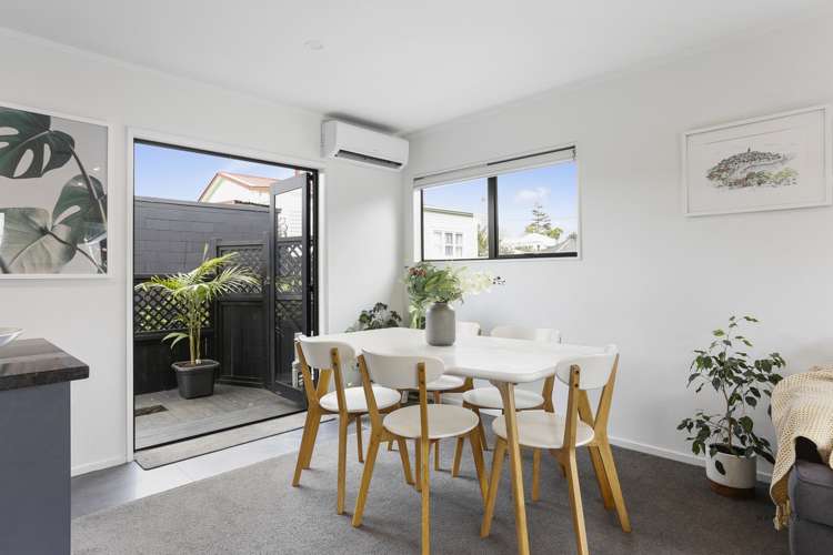 2/2 Woodglen Road Glen Eden_6