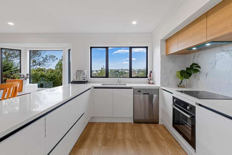 2/126 Carlisle Road Browns Bay_8