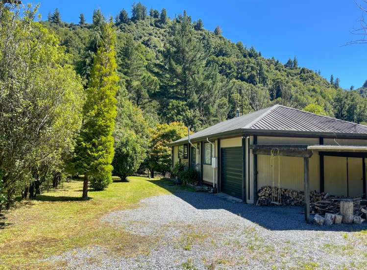 7 Franklyn Street Reefton_11
