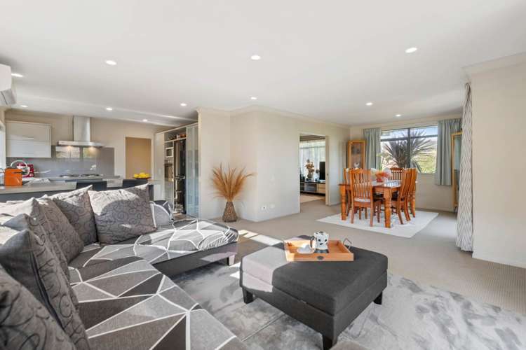 29 Aberdeen Crescent Wattle Downs_8