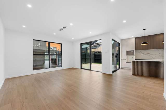 59 Karaka Village Parade Karaka_3