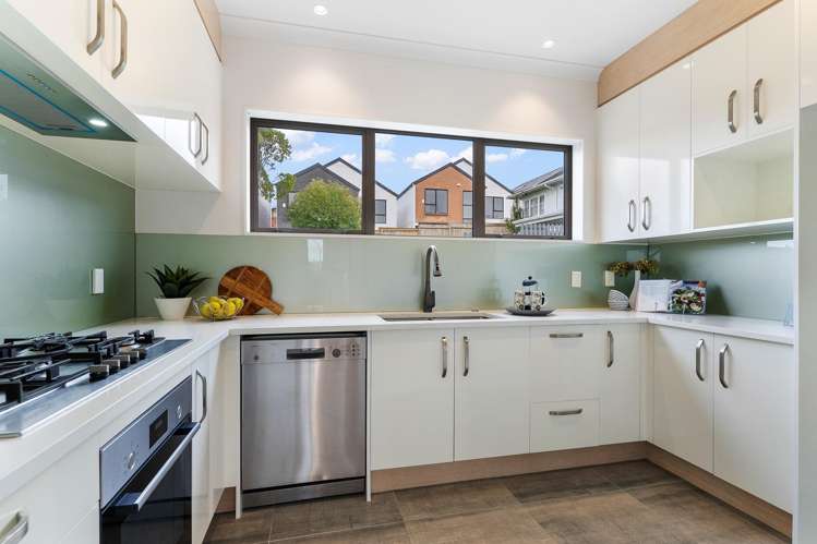 117 White Swan Road_2