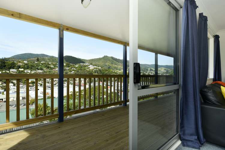 22 Saint Lawrence Street Toi Toi_3