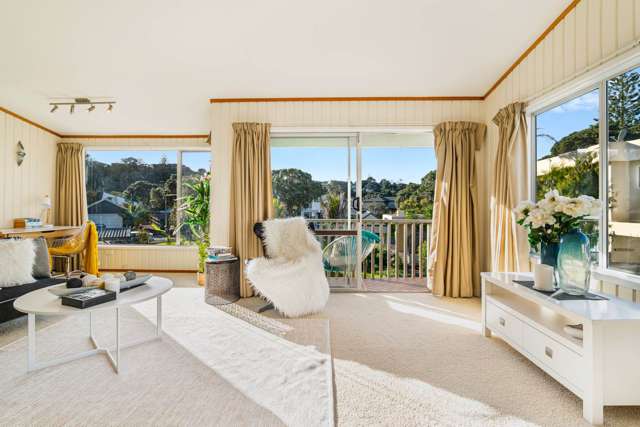 2/4 Arkles Strand Arkles Bay_1