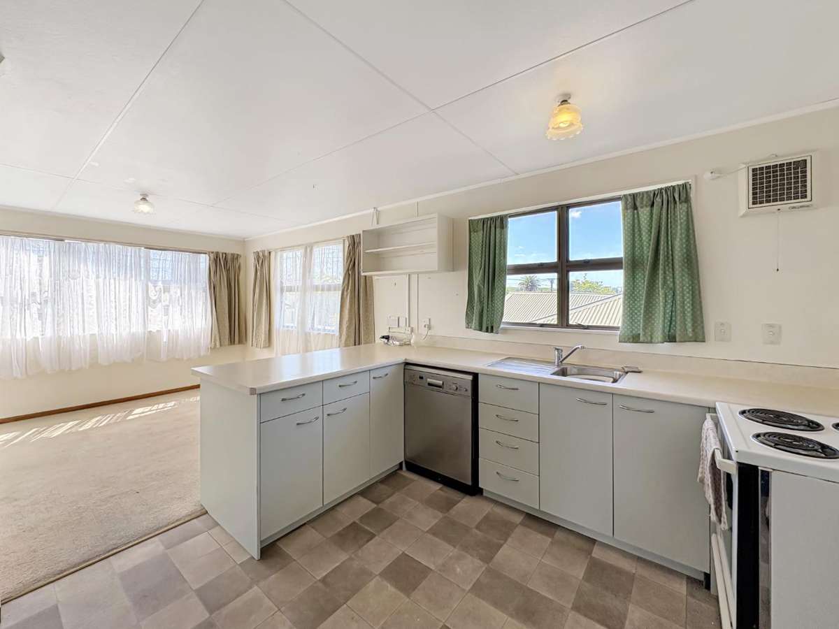 WHANGANUI EAST - 4 BEDROOMS 4