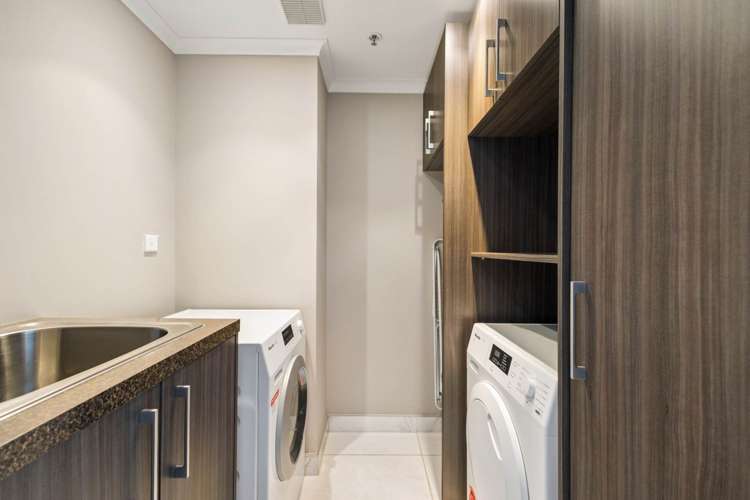 2703/8 Albert Street City Centre_23