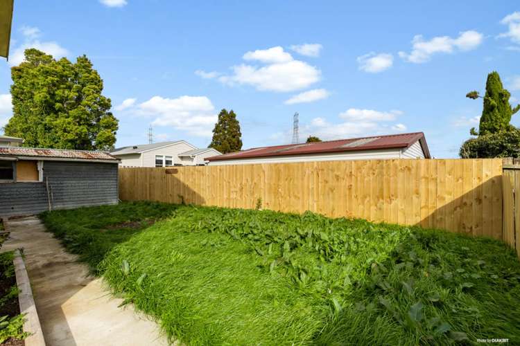 61b Cobham Crescent Kelston_11