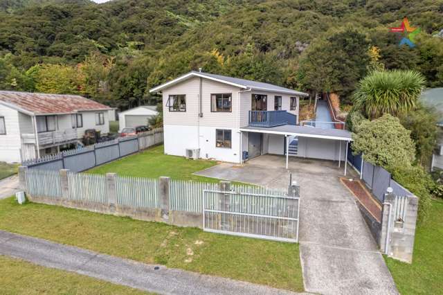 56 Antrim Crescent Wainuiomata_3