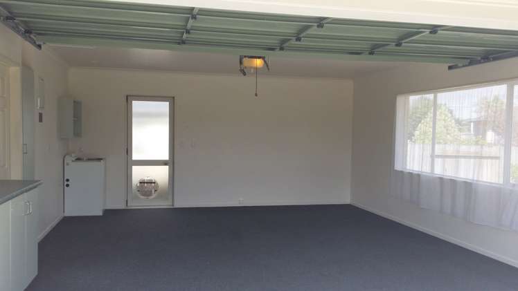 8 Paradise Point Place One Tree Point_13