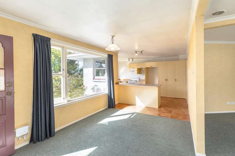 13 Armstrong Avenue Carterton_2