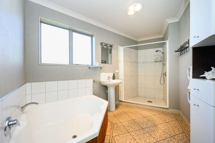 2 Ursula Drive Feilding_13