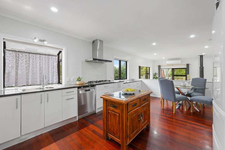 86 Beach Road Mellons Bay_8