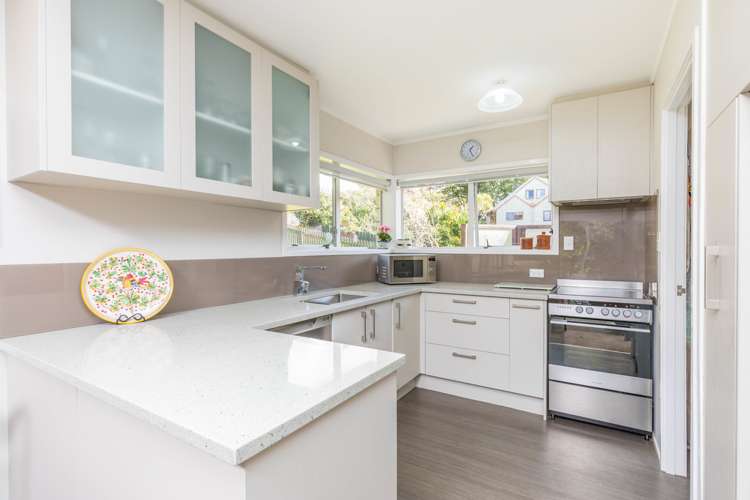 2/4 Mahuta Grove Northcote_7