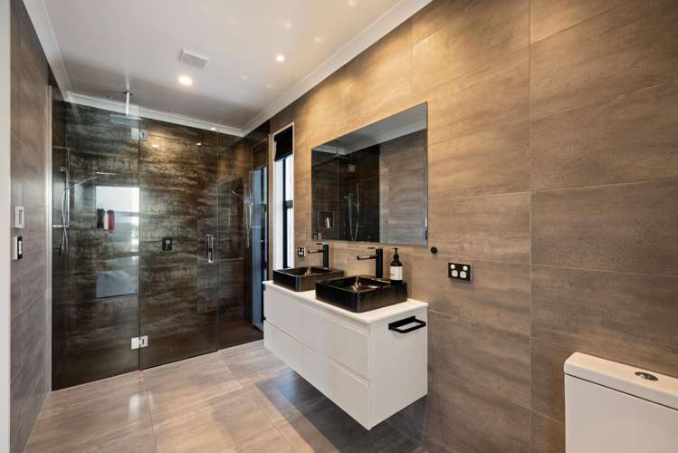 14 Kohunga Crescent Bottle Lake_11